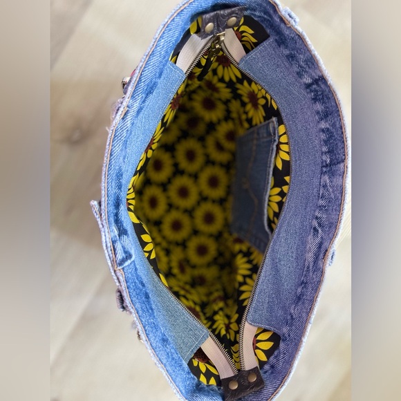 Denim Hand embroidery patchwork shoulder bag-Sashiko inspired one of a kind - Picture 8 of 10